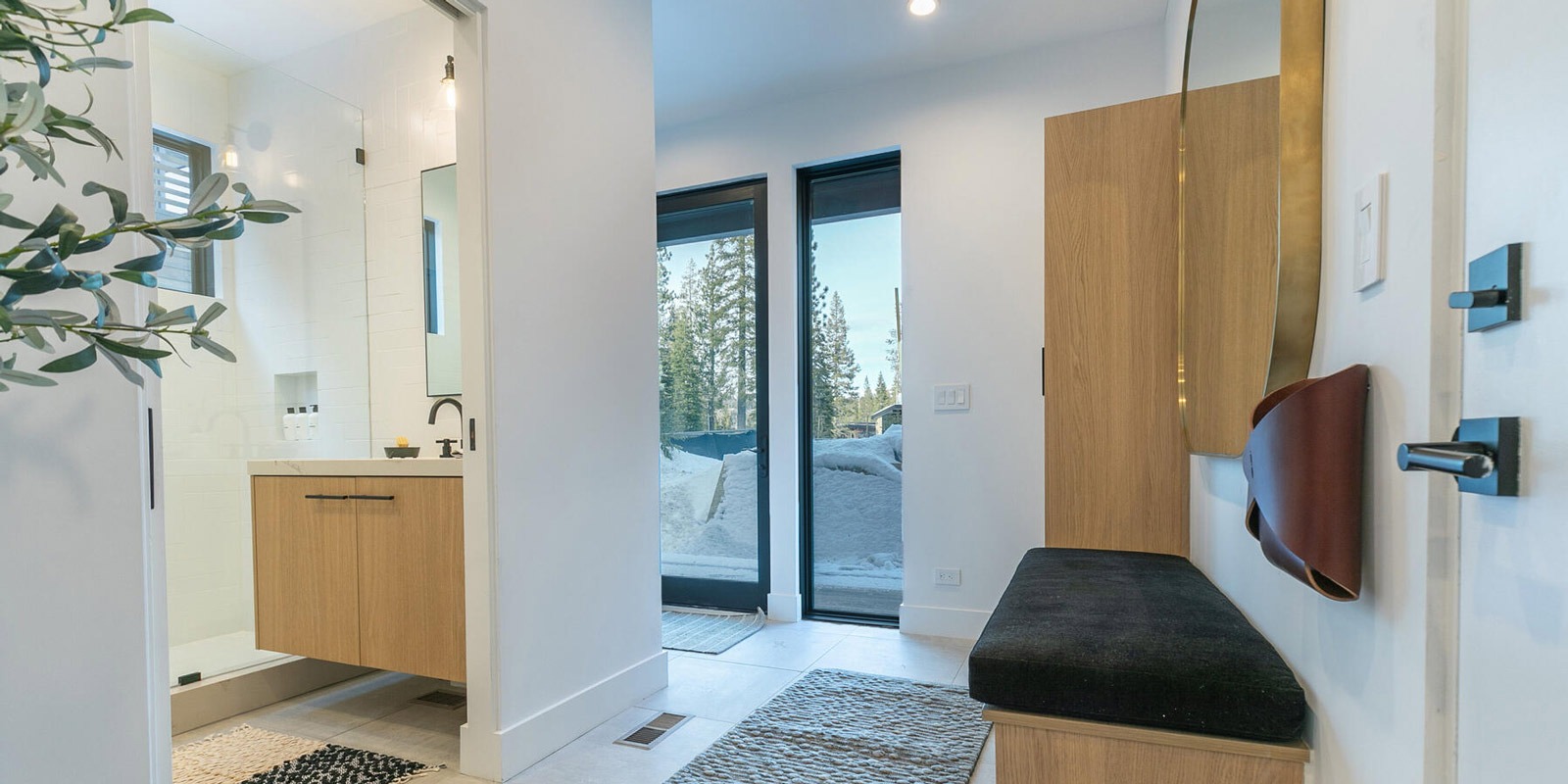 imgi_13_204-Palisades-Cir-Olympic-005-019-Entry-MLS_Size-Cropped-Desktop