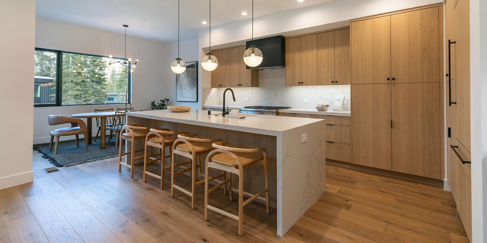 imgi_15_204-Palisades-Cir-Olympic-008-026-Kitchen-MLS_Size-Cropped-Desktop