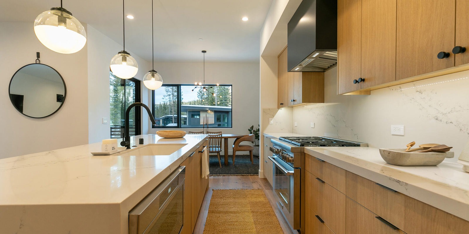imgi_16_204-Palisades-Cir-Olympic-015-028-Kitchen-MLS_Size-Cropped-Desktop