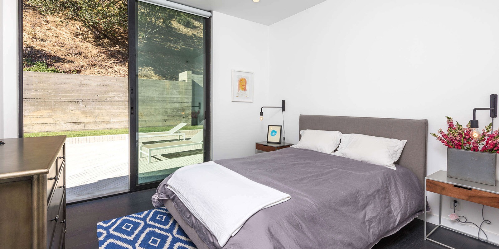 imgi_17_Tahoe-custom-ck51-bedroom-desktop-cropped