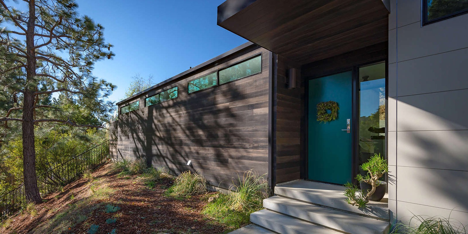 imgi_19_Tahoe-custom-ck51-entry-desktop