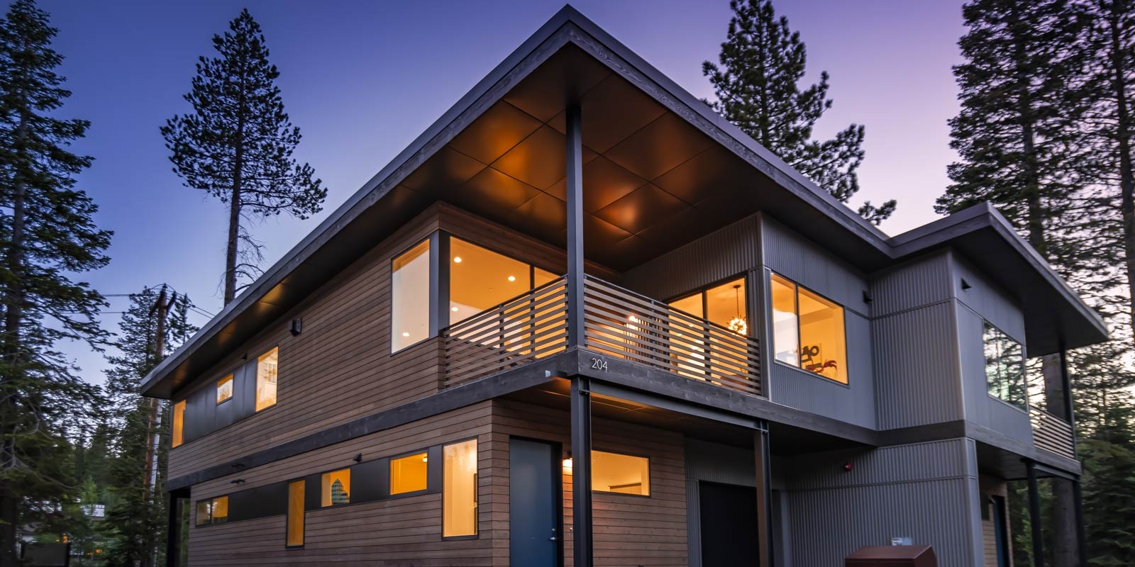 imgi_26_facade-Cropped-Desktop